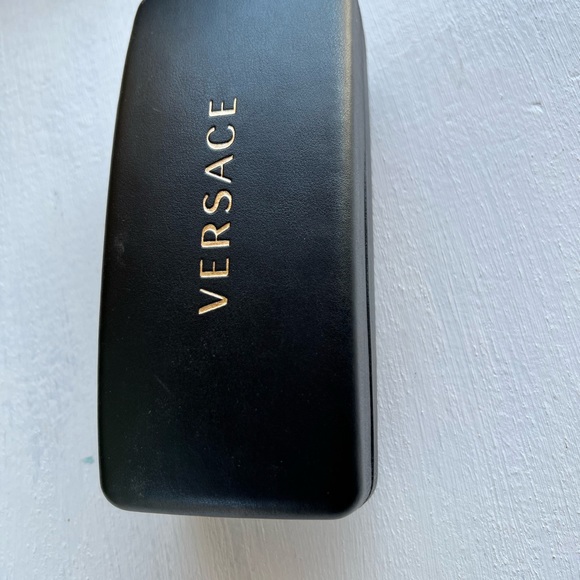 VERSACE - Picture 2 of 7